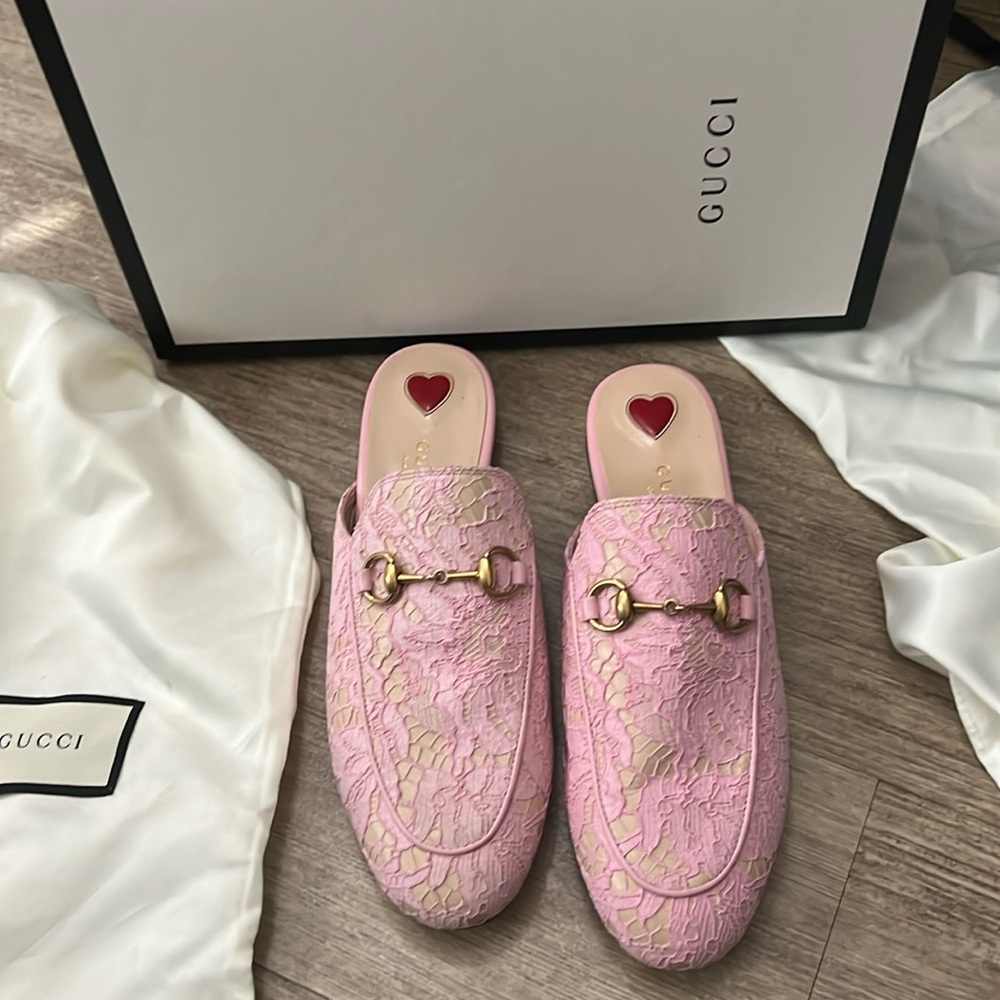 Brand new Gucci pink lace princetown slide 36.5
